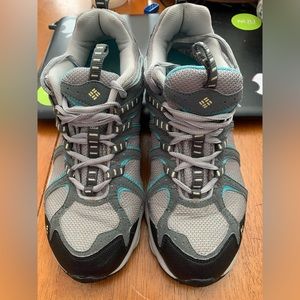 Women’ Columbia brand sneakers KaiBab style size 9